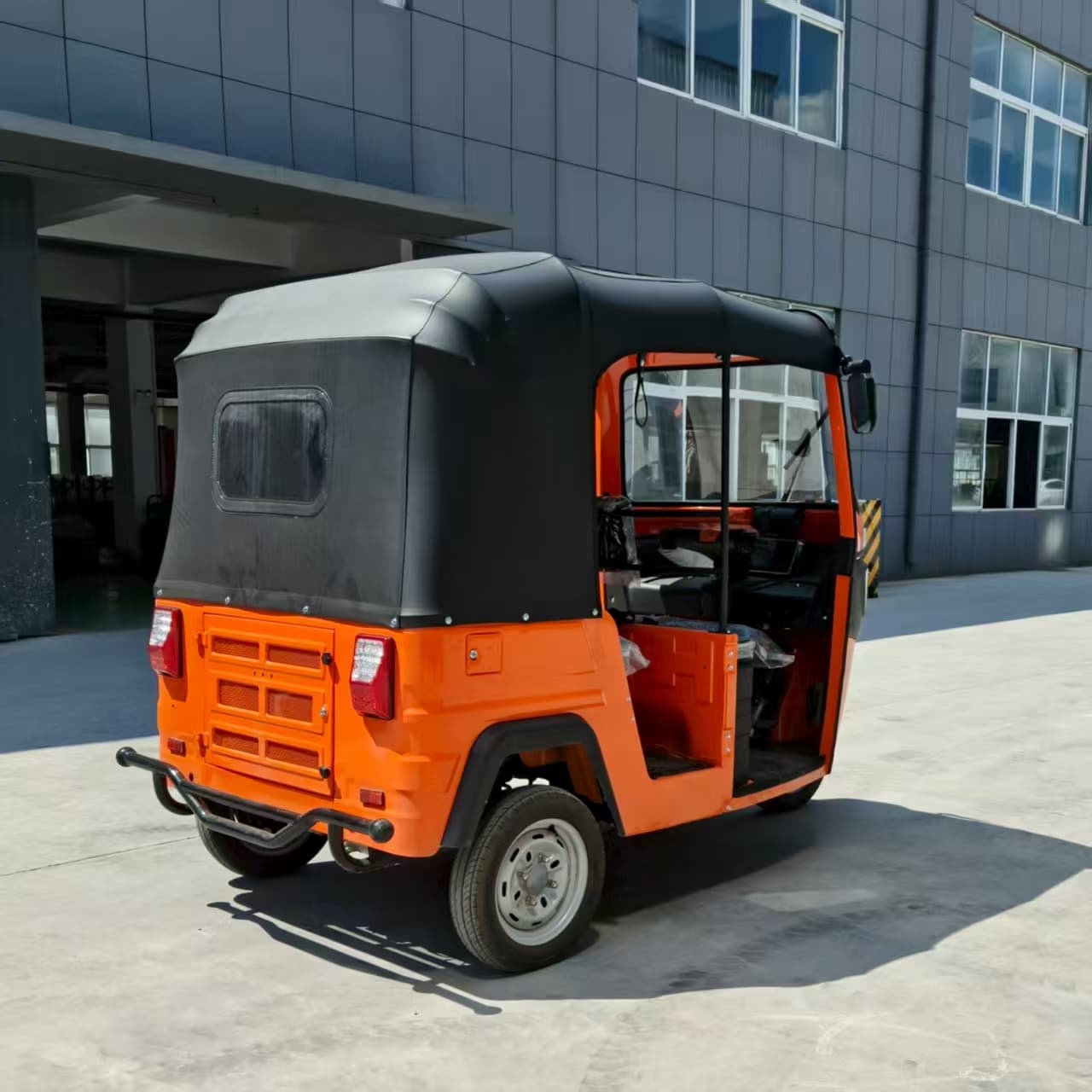 HF4 4-Seater Passenger Tricycle Side View
